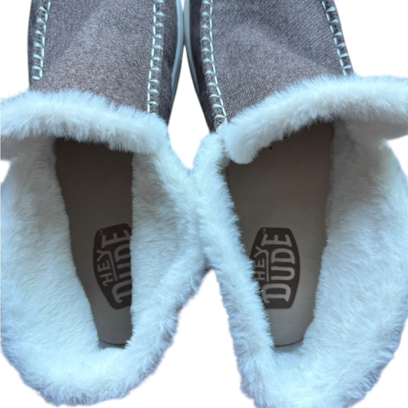HEY DUDE Women’s Britt Boot – Size 10 – Taupe Fleece-Lined Cozy Slip-On Booties - Picture 5 of 6